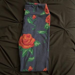 New roses lularoe size OS